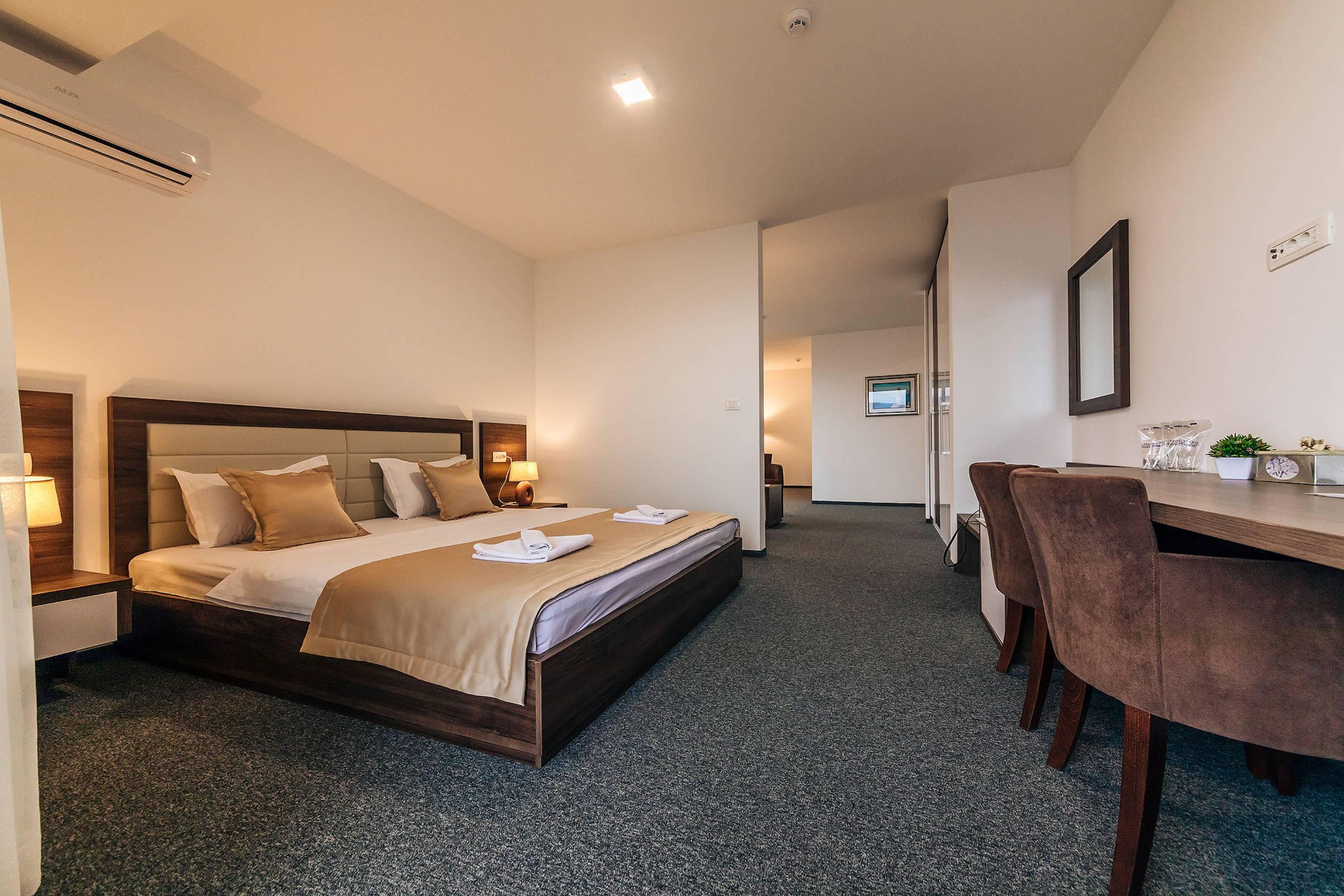 Hotel Sokoline Mandici Екстер'єр фото