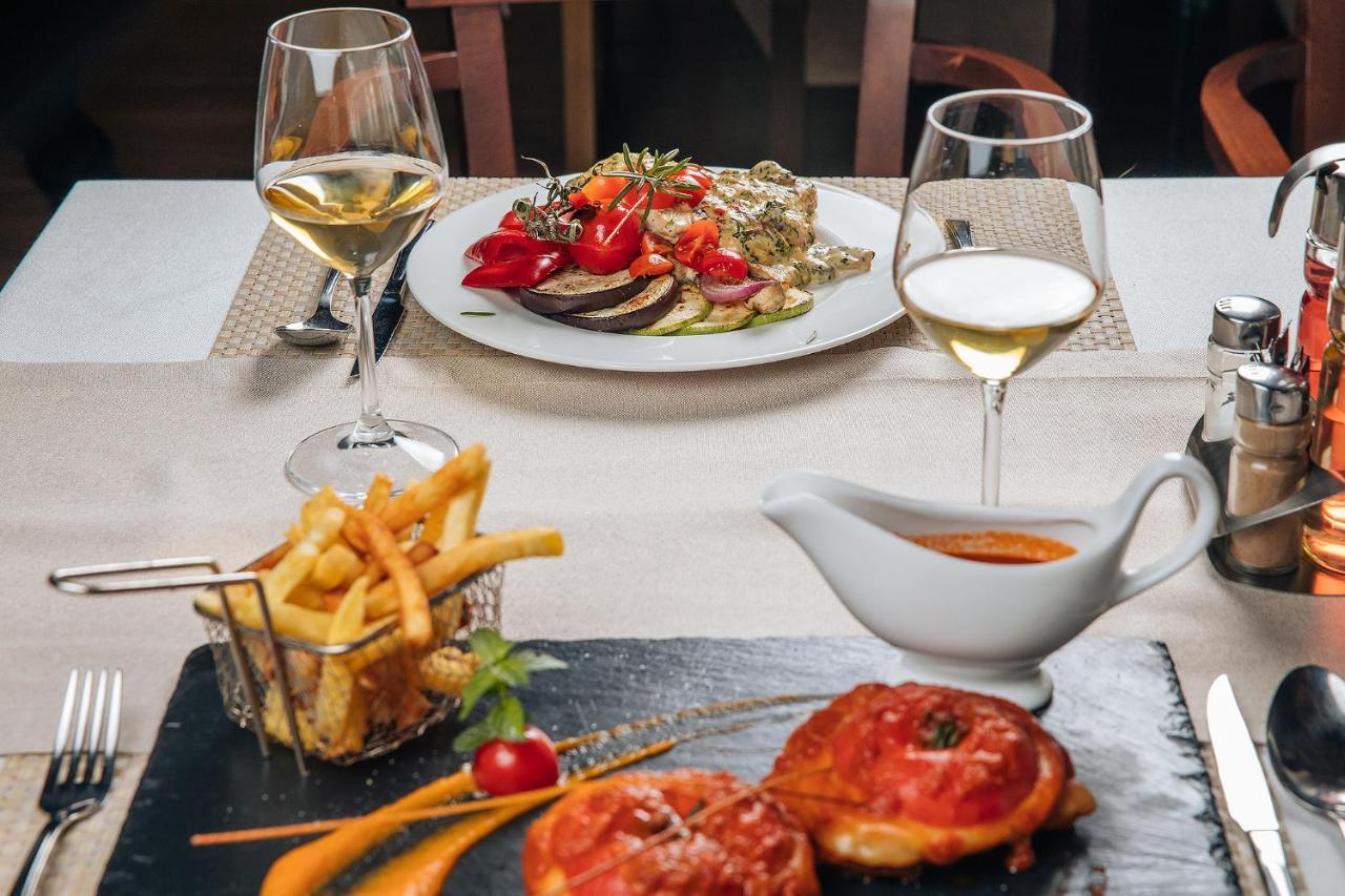 Hotel Sokoline Mandici Екстер'єр фото