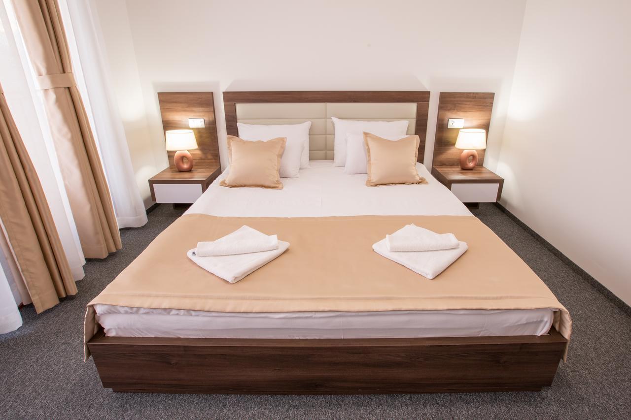 Hotel Sokoline Mandici Екстер'єр фото