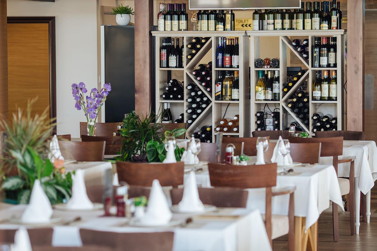 Hotel Sokoline Mandici Екстер'єр фото